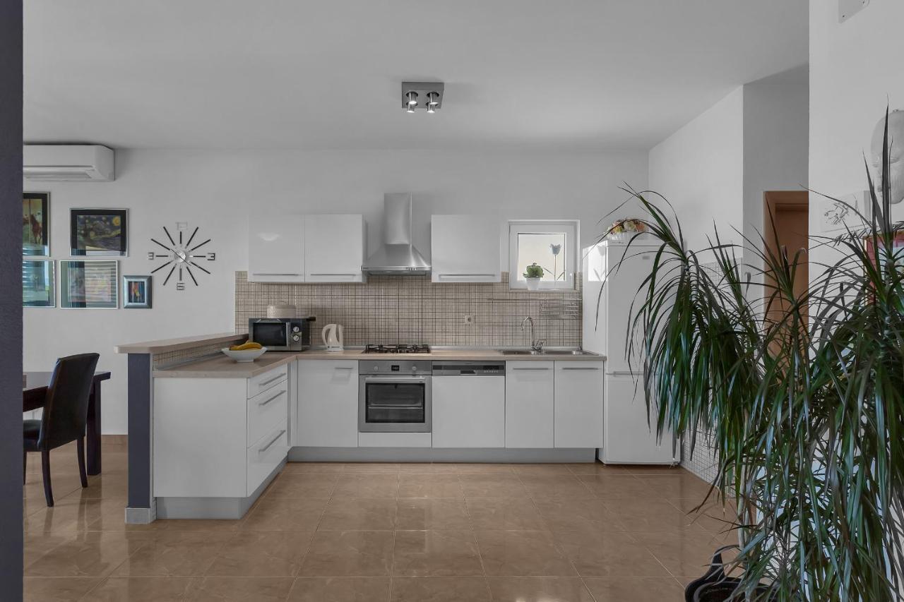 מאקרסקה Stunning City View Apartment מראה חיצוני תמונה
